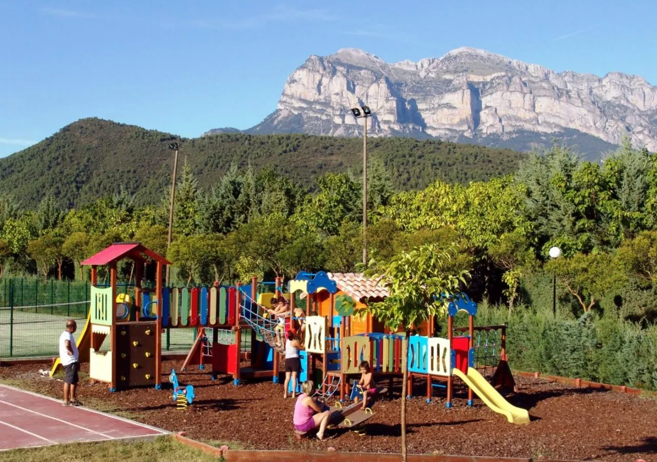 Camping peña montañesa columpios-4380